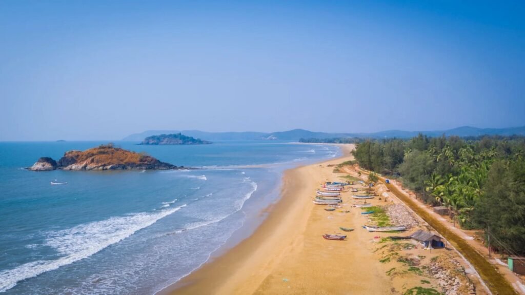 Golden Chariot Packages South India: A Guide to Regal Rail Sojourns (2026)